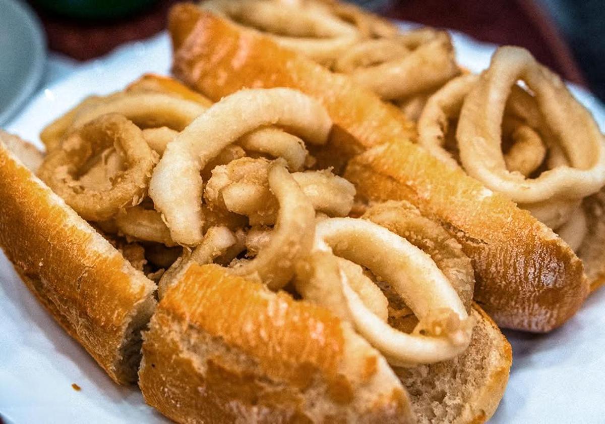 Bocadillo de calamares servido en Madrid