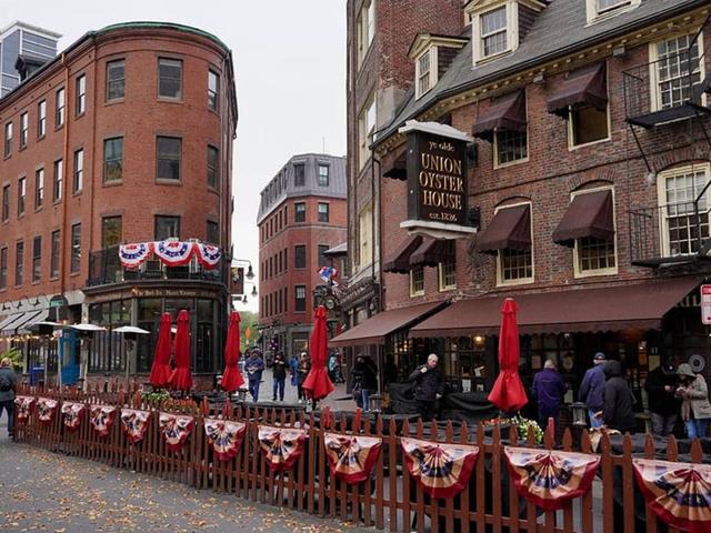 PHOTOS OF SECRET TOURS Boston