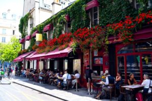 Lunch in Paris