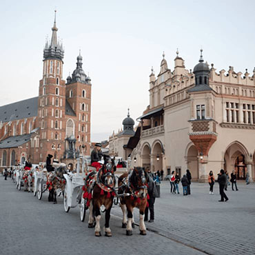 Food Tour Krakow: 3 Traditional Poland Dishes