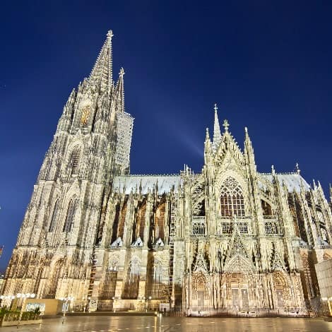 cologne cathedral at night germany